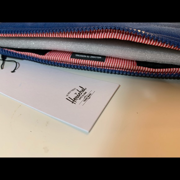 SOLD - Herschel Company Anchor iPad Sleeve - Picture 2 of 6
